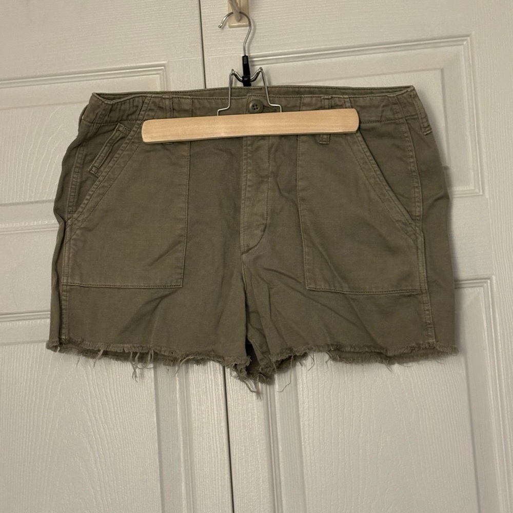 American Eagle Outfitters Olive Women's Shorts. Size 14. EUC